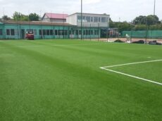 Amenajare teren de fotbal cu gazon sintetic