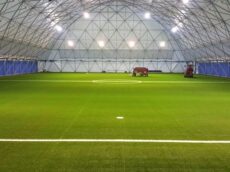 Amenajare teren de fotbal cu gazon sintetic