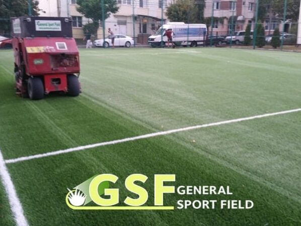 Inlocuire-gazon-Sibiu-1 (1) Amenajare teren de fotbal cu gazon sintetic Sibiu